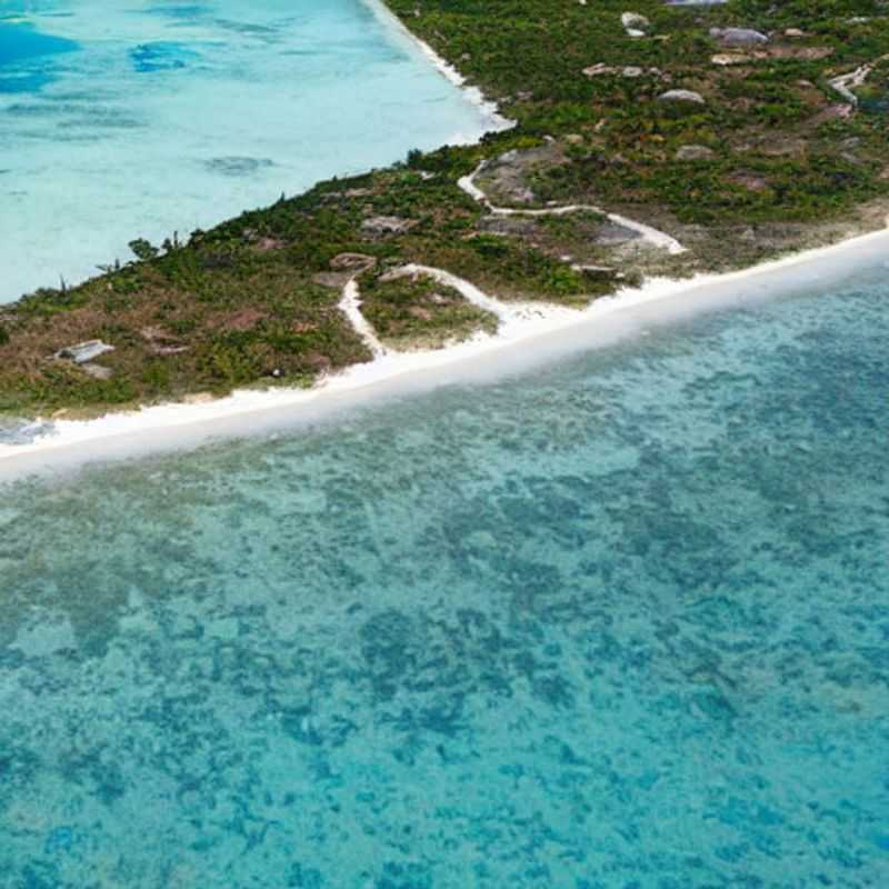 Arquipélago do Bazaruto, Moçambique: Um paraíso tropical, mostrando a beleza intocada e a importância de viajar com segurança para preservar sua magia.
