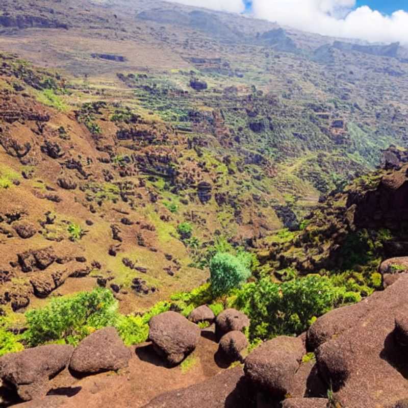 Impresionante vista del Parque Nacional de las Montañas Simien en Etiopía, mostrando su paisaje escarpado y exuberante vegetación durante el verano, para ayudarte a decidir si es un buen destino para tus vacaciones.