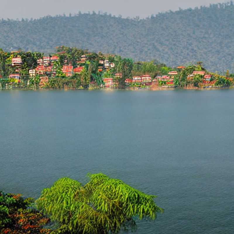 Autumn in Africa: When the Lions Roar and the Sun Sets Early (and Where to Find the BEST Instagram Spots!)<h3>Lake Kivu's Luxury Hideaways: A Foodie's Guide to Insta-Worthy Eats & Autumnal Views (Rwanda/DRC)</h3><h3>Decoding the Autumnal Mysteries of Lake Kivu: A Foodie's Adventure in Rwanda & DRC (with Safety Tips!)</h3><h3>Chasing the Sunset (and Delicious Bites!): Autumnal Luxury and Social Media Gold in Lake Kivu</h3><h3>Lake Kivu's Culinary Secrets: An Autumnal Foodie Adventure with Instagram-Perfect Views (Rwanda/DRC) - Safety First!</h3>