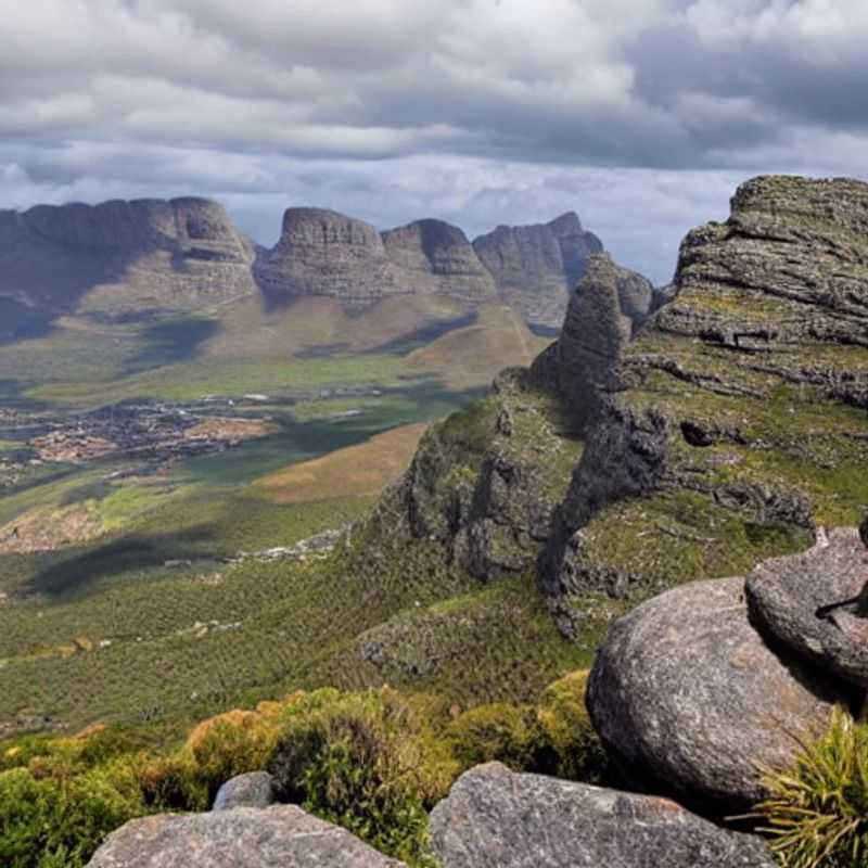 O Calor Chama&#58; Cathedral Peak no Verão Sul&#45;Africano &#45; Vale a Pena?<h3>Sol a Brilhar&#44; Aventuras a Esperar&#58; Cathedral Peak no Verão &#45; Uma Viagem Segura e Inesquecível</h3><h3>Cathedral Peak no Verão&#58; Um Refúgio Quente e Cheio de Histórias &#45; Descubra a Africa do Sul!</h3><h3>A Africa do Sul te Chama&#58; Cathedral Peak e o Calor do Verão &#45; Uma Aventura Humana</h3><h3>Verão na Africa do Sul&#58; Cathedral Peak &#45;  Sol&#44; Segurança e Contos Fascinantes</h3>
