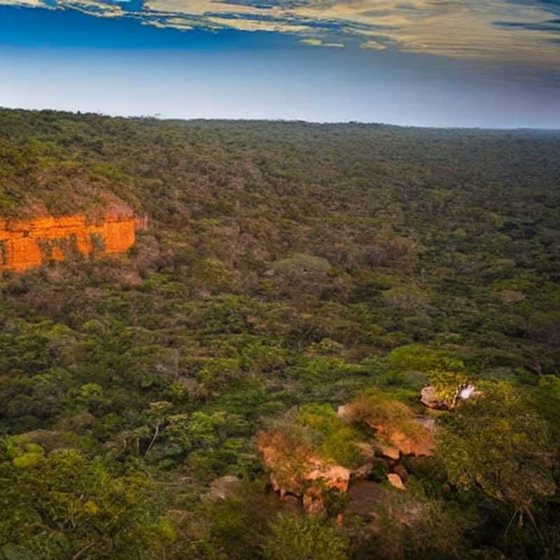 Isalo en été ? Moins de monde, plus de mystères ! (Un guide africain vous dit tout)<h3>L'été à Isalo : Foules moins importantes, aventures décuplées !</h3><h3>Isalo National Park en été : Le soleil, les secrets et... moins de touristes !</h3><h3>Vacances d'été à Isalo : Mythes, légendes et randonnées tranquilles ?</h3><h3>Le Parc National d'Isalo l'été : Conseils d'un expert pour un voyage sûr et inoubliable</h3><h3>Isalo sous le soleil estival : Dévoiler les secrets du plateau, en toute sécurité.</h3>