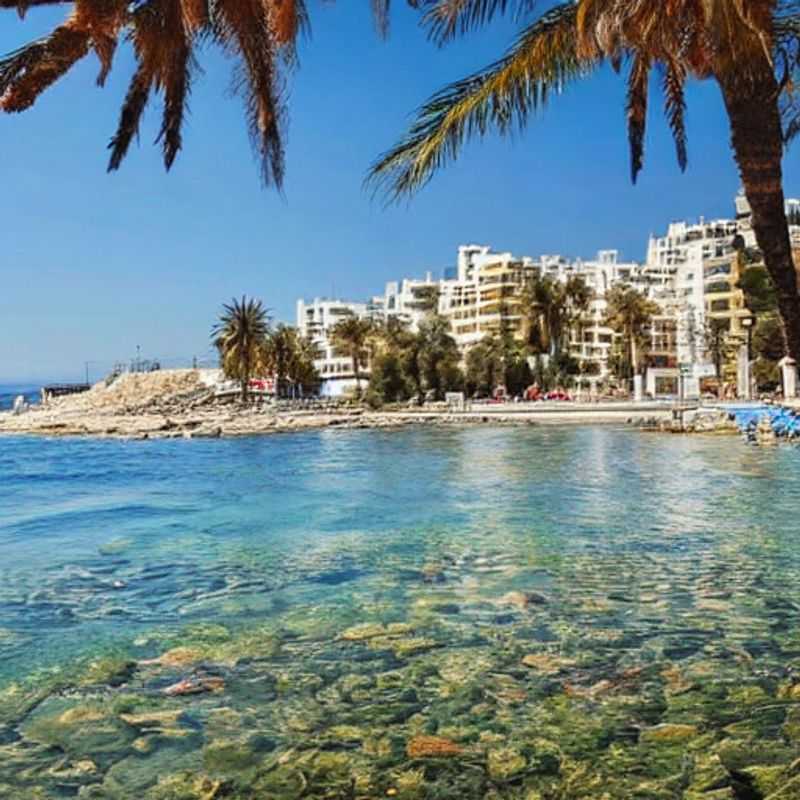Limassol au Printemps : Échappez aux Foules et Laissez-vous Séduire par la Magie Cypriote<h3>Limassol printanière : Un Secret bien Gardé pour des Vacances Inoubliables</h3><h3>Soleil, Sable et Sérénité : Votre Escapade printanière à Limassol</h3><h3>Découvrir Limassol hors saison : Charme discret et expériences authentiques</h3><h3>Limassol au printemps : Mon coup de cœur pour une île enchanteresse</h3>