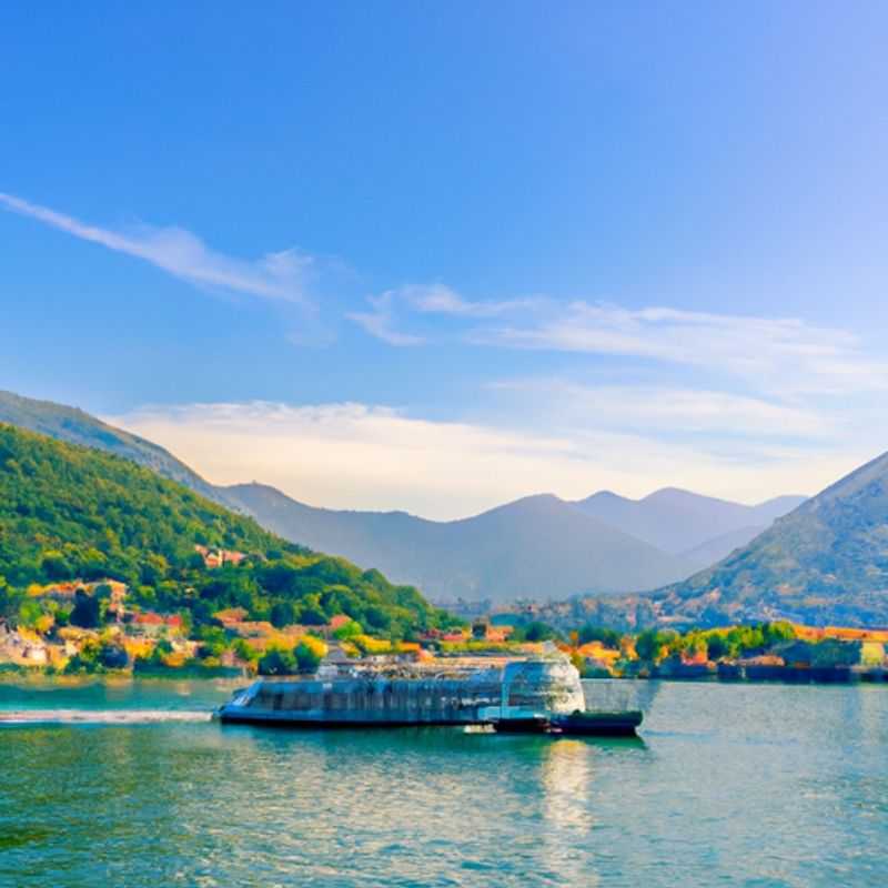 Passeio de barco pelo lago Como no inverno: uma experiência inesquecível