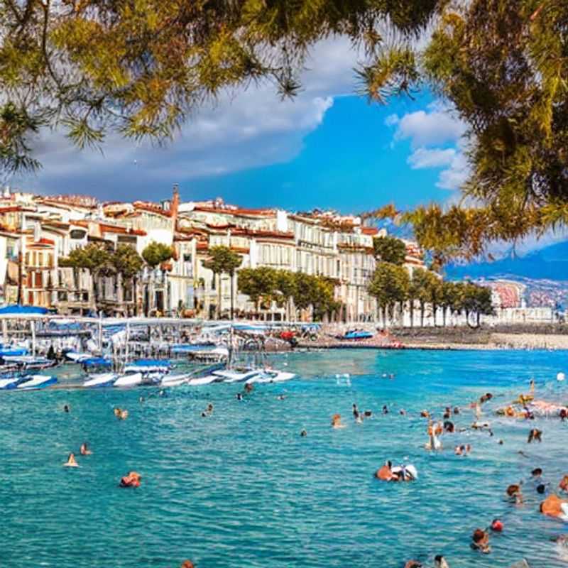 Nice en été : un luxe hivernal ? Décryptage d'une énigme azuréenne<h3>Le soleil se couche plus tôt... et Nice révèle ses secrets : vacances luxueuses hors saison ?</h3><h3>Nice, l'été indien : Mythe ou réalité pour des vacances de luxe ?</h3><h3>Quand les jours raccourcissent, le luxe s'allonge à Nice : enquête sur une destination inattendue</h3><h3>Secrets et splendeurs niçoises : un été "hors saison" pour les voyageurs exigeants</h3>