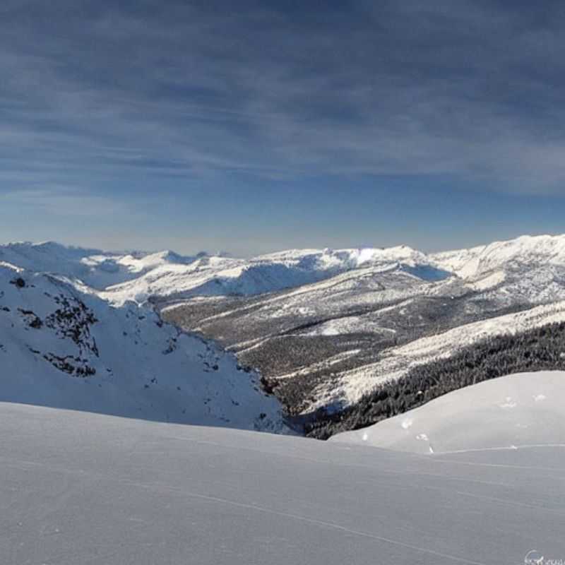 Le printemps en Sierra Nevada : Des paysages à couper le souffle dans les montagnes espagnoles.
