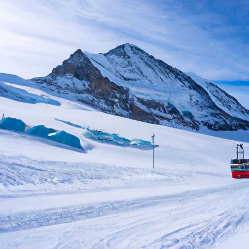 Dinner Above the Clouds: A Ski-Season Sojourn at Piz Gloria's Rotating Restaurant