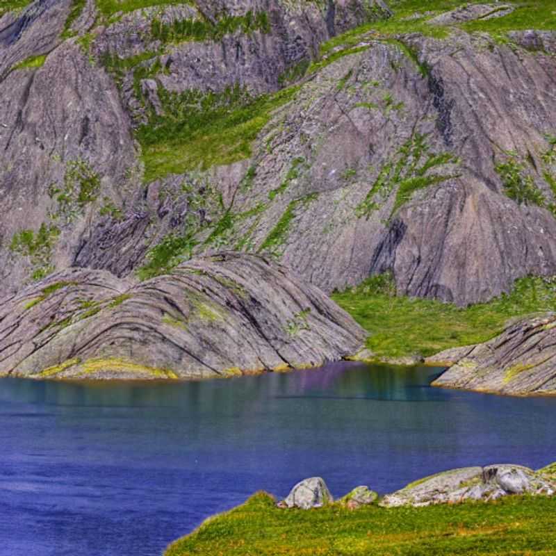 Mais Sol&#44; Mais Aventuras&#58; Newfoundland no Verão – Vale a Pena?<h3>Dias Longos&#44; Exploração Sem Limites&#58; Long Range Traverse no Verão</h3><h3>Long Range Traverse&#44; Terra Nova&#58; O Verão Ideal para uma Aventura Épica?</h3><h3>Aproveitando ao Máximo o Sol da Meia&#45;Noite&#58;  Um Verão em Long Range Traverse</h3><h3>Terra Nova no Verão&#58;  Long Range Traverse –  Uma Jornada para a Alma (e para o Instagram!)</h3><h3>A Corrida Contra o Sol (que não se põe!)&#58;  Explorando Long Range Traverse no Verão</h3>
