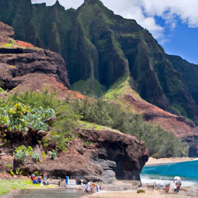 Helicopter Tour of the Kalalau Trail: Uncovering Kauai's Forbidden Beauty