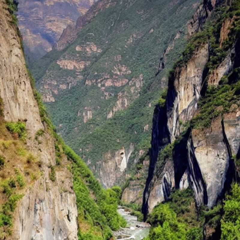 Chine : Le Saut du Tigre, une destination estivale palpitante ? Décryptage d'un mystère géographique !<h3>Lumières sur l'histoire : Architecture et monuments illuminés, une exploration nocturne enchantée</h3>